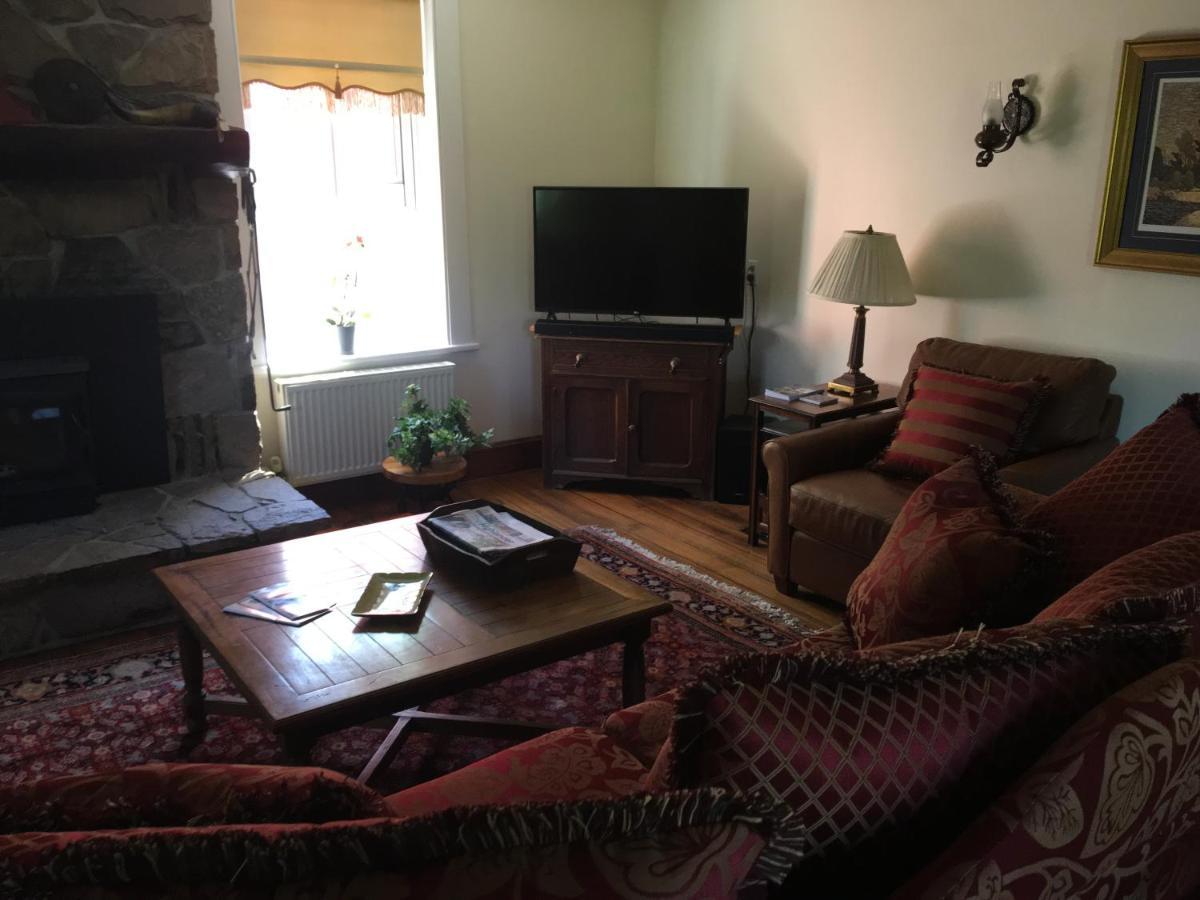 Sawyer'S Creek Bed And Breakfast Algonquin Highlands Exterior foto